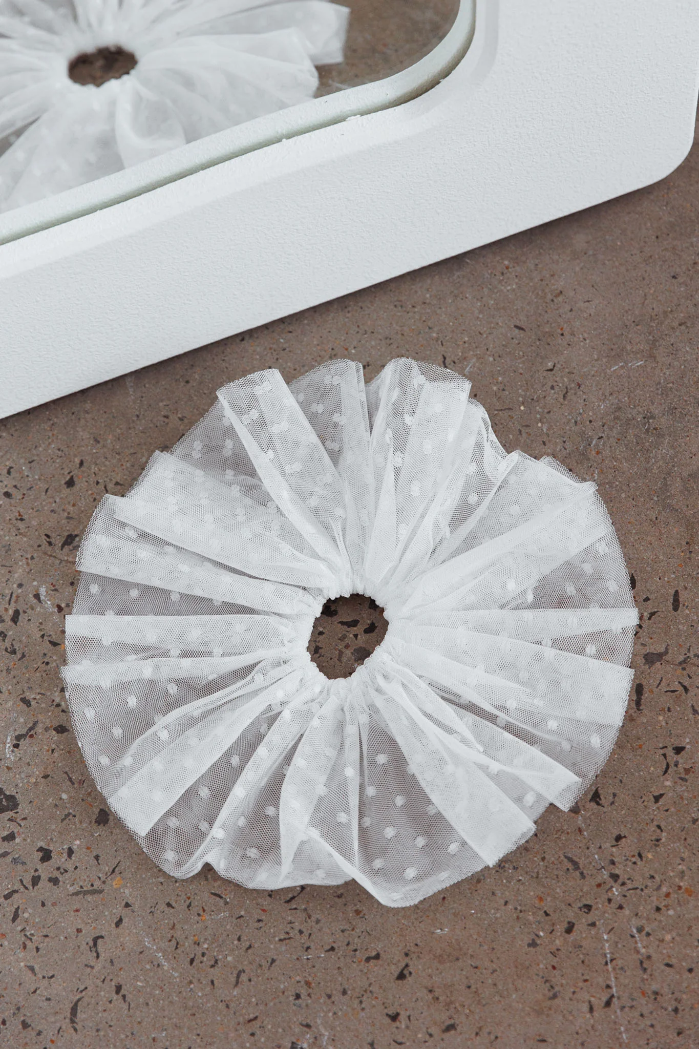 Samara Lace Scrunchie White - Sonourner