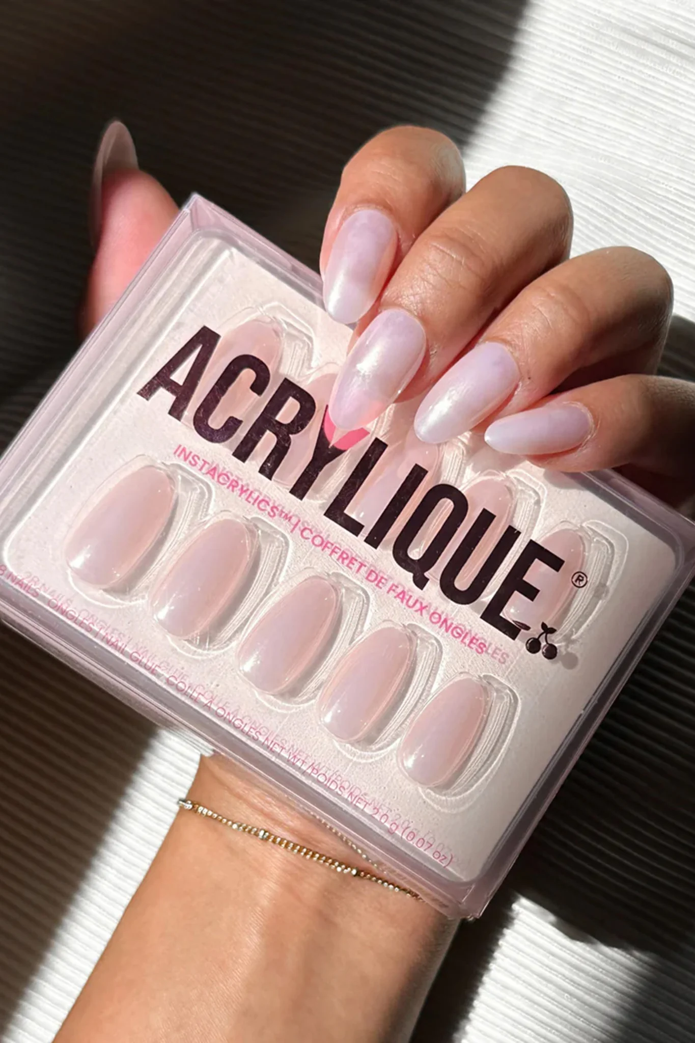 ACRYLIQUE Instacrylics Strawberry Glazed Donut - Sonourner